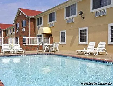 Hotel Super 8 By Wyndham Worth Downtown South