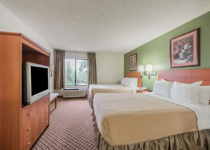 Hotel Super 8 By Wyndham Worth Downtown South