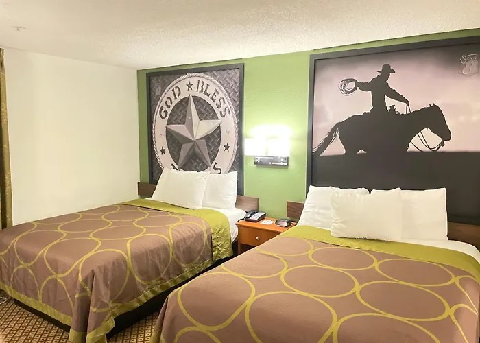 Super 8 By Wyndham Worth Downtown South Hotel Fort Worth