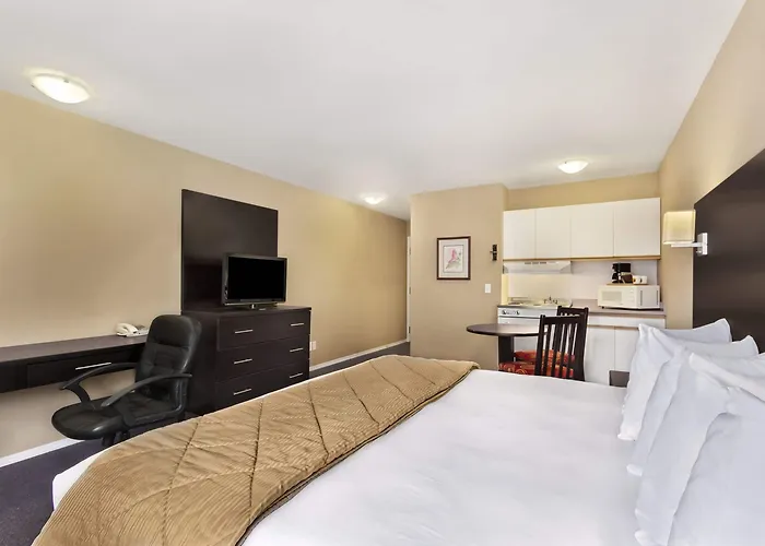 Super 8 By Wyndham Worth Downtown South 2*
