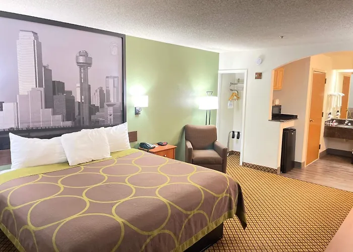 Hotel Super 8 By Wyndham Worth Downtown South