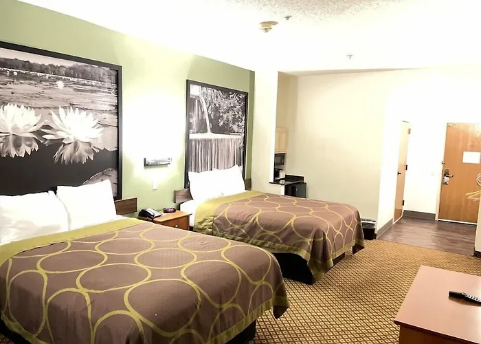 Hotel Super 8 By Wyndham Worth Downtown South 2*